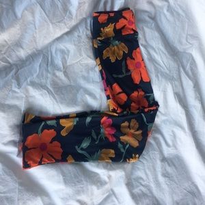 NWOT LuLaRoe OS flower leggings